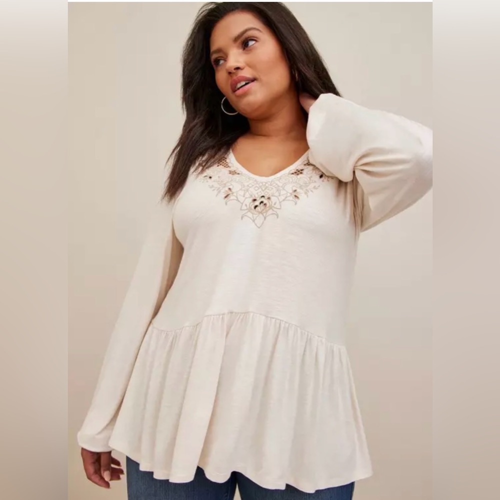 Torrid Babydoll V-Neck Embroidered Long Sleeve Top Size 2X